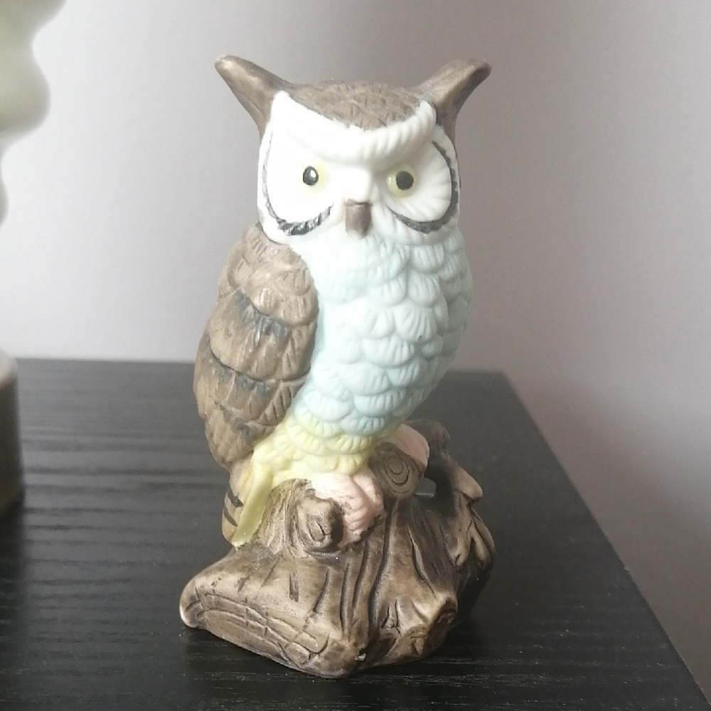 ✳️2/$15✳️Vintage Giftcraft Owl Figurine Small Porcelain Handpainted